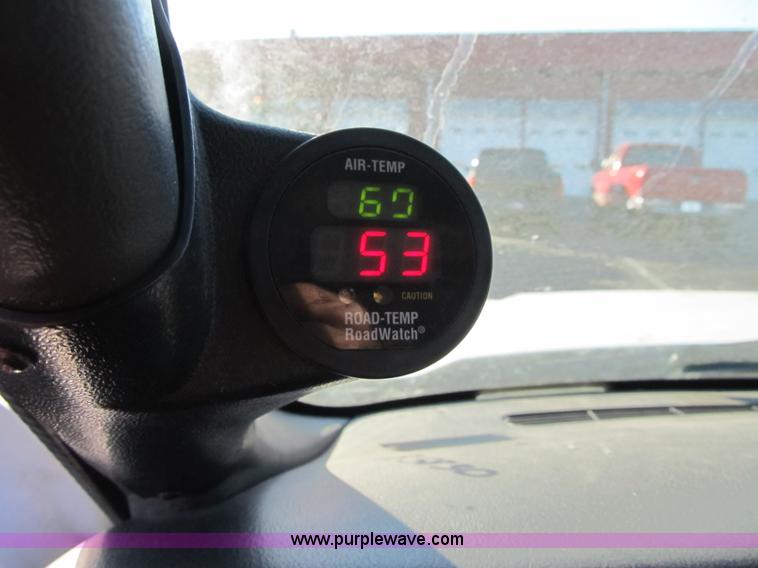 image for item F8886 2005 Chevrolet Silverado 1500 pickup truck