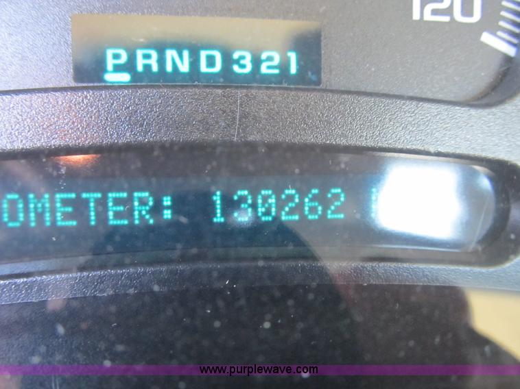 image for item F8886 2005 Chevrolet Silverado 1500 pickup truck