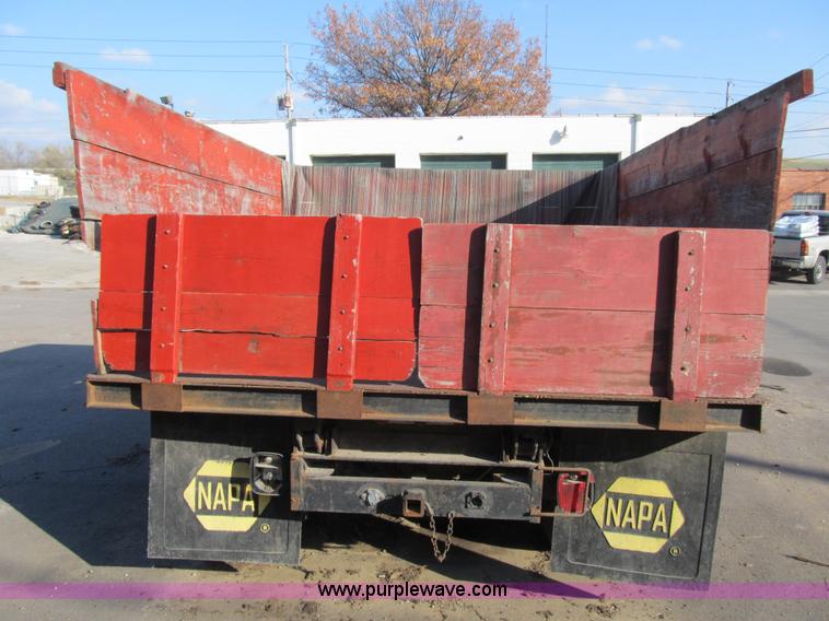 image for item F8891 1987 Ford F350 XL dump bed truck