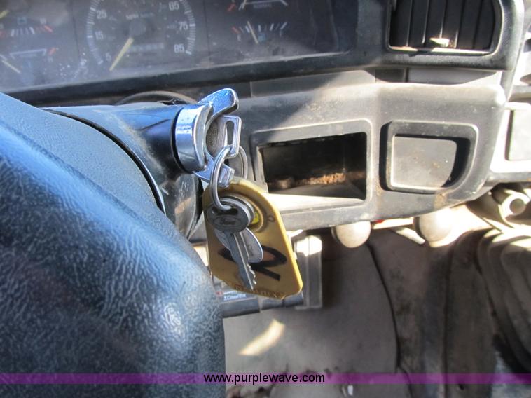 image for item F8891 1987 Ford F350 XL dump bed truck