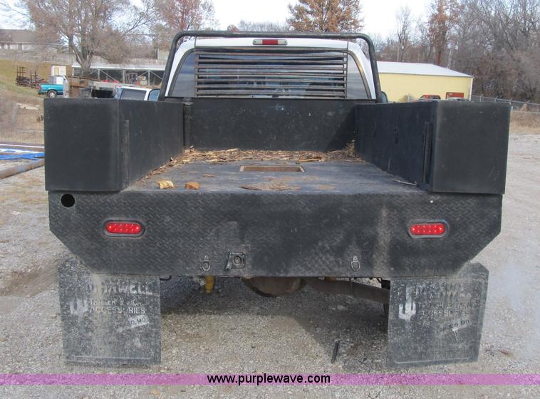 image for item F8896 2002 Ford F250 Super Duty XL flatbed pickup truck