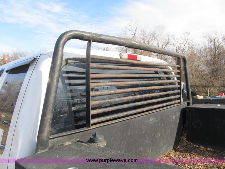 image for item F8896 2002 Ford F250 Super Duty XL flatbed pickup truck