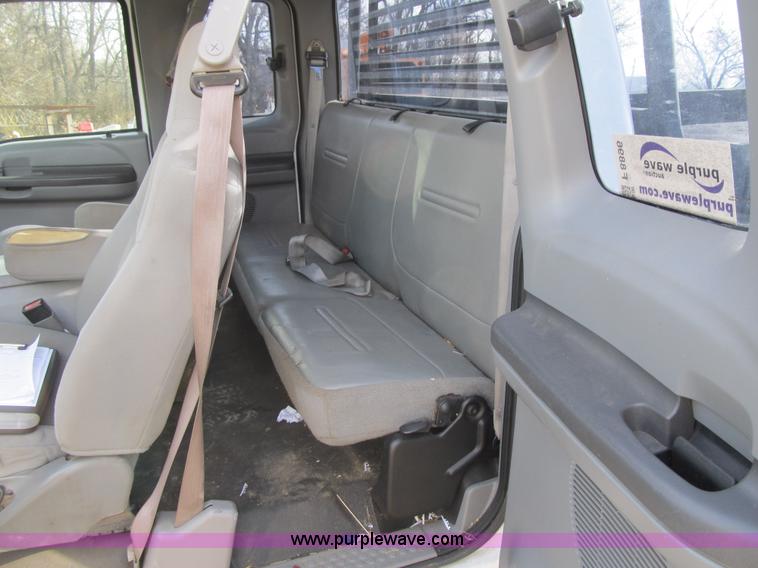 image for item F8896 2002 Ford F250 Super Duty XL flatbed pickup truck