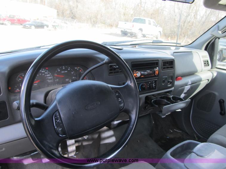 image for item F8896 2002 Ford F250 Super Duty XL flatbed pickup truck