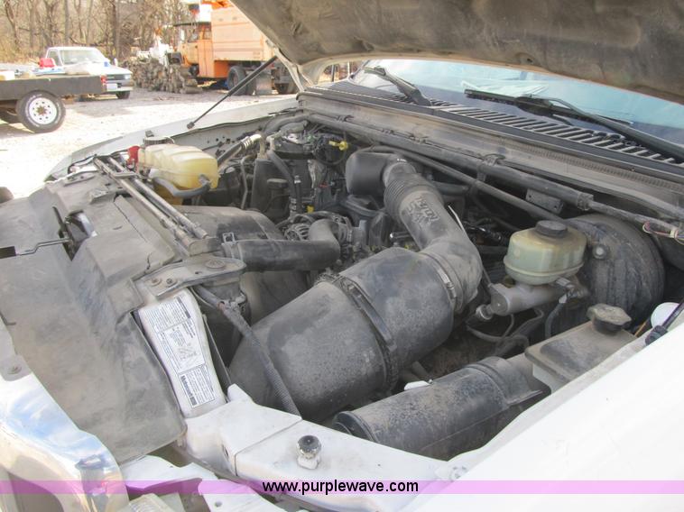 image for item F8896 2002 Ford F250 Super Duty XL flatbed pickup truck