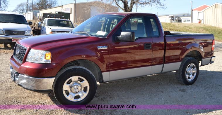 image for item F8904 2004 Ford F150 XLT Heritage SuperCab pickup truck