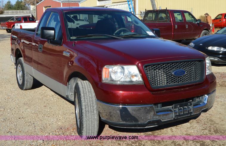 image for item F8904 2004 Ford F150 XLT Heritage SuperCab pickup truck