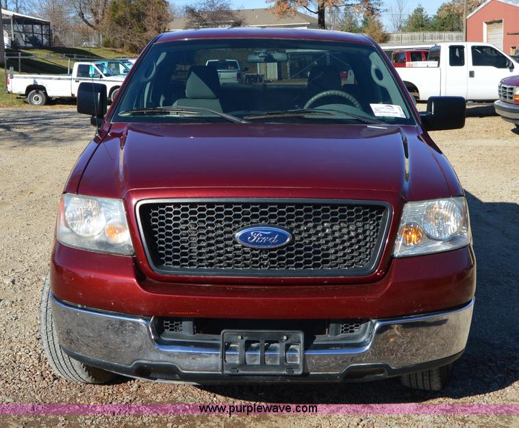 image for item F8904 2004 Ford F150 XLT Heritage SuperCab pickup truck