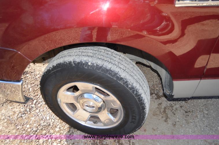 image for item F8904 2004 Ford F150 XLT Heritage SuperCab pickup truck