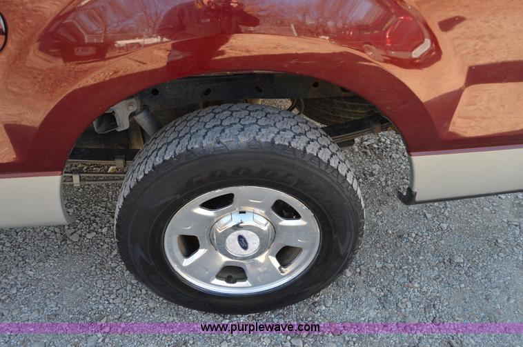 image for item F8904 2004 Ford F150 XLT Heritage SuperCab pickup truck