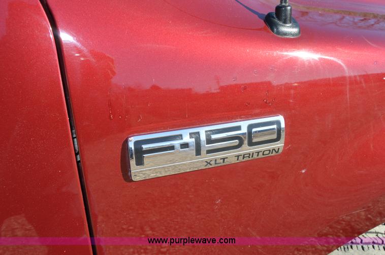 image for item F8904 2004 Ford F150 XLT Heritage SuperCab pickup truck