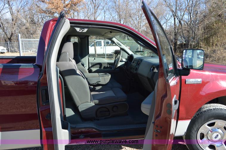 image for item F8904 2004 Ford F150 XLT Heritage SuperCab pickup truck