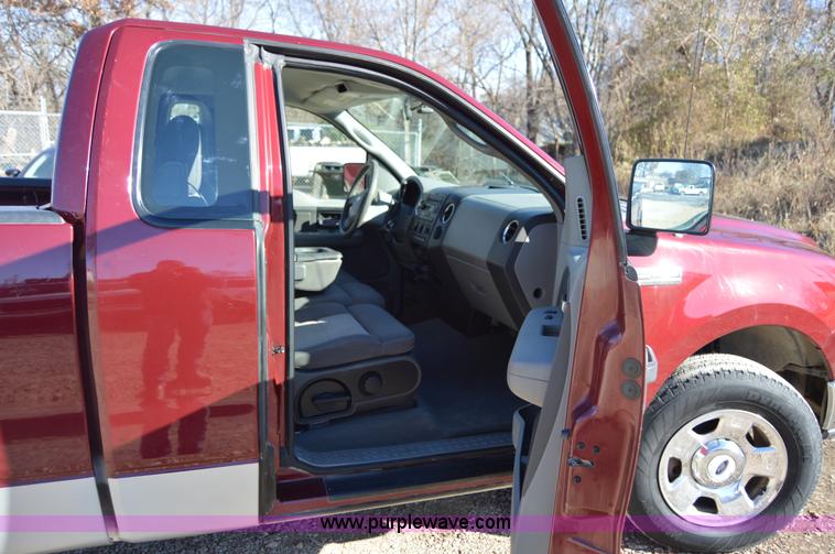 image for item F8904 2004 Ford F150 XLT Heritage SuperCab pickup truck