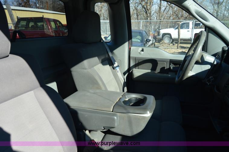 image for item F8904 2004 Ford F150 XLT Heritage SuperCab pickup truck