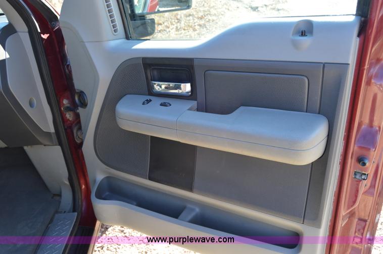 image for item F8904 2004 Ford F150 XLT Heritage SuperCab pickup truck