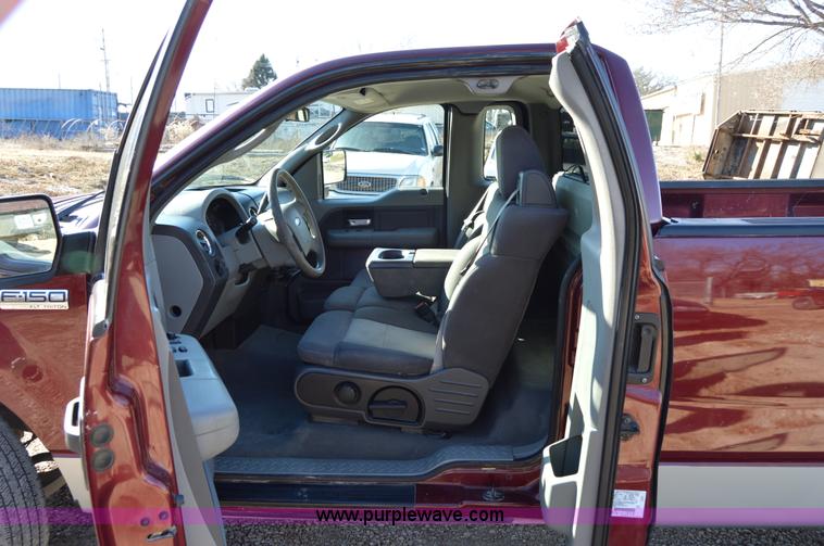 image for item F8904 2004 Ford F150 XLT Heritage SuperCab pickup truck