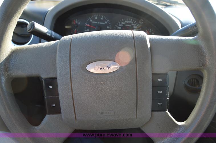 image for item F8904 2004 Ford F150 XLT Heritage SuperCab pickup truck