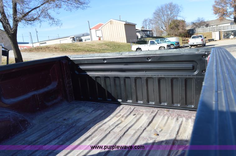 image for item F8904 2004 Ford F150 XLT Heritage SuperCab pickup truck