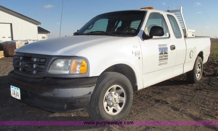 image for item G9875 2001 Ford F150 XL SuperCab pickup truck