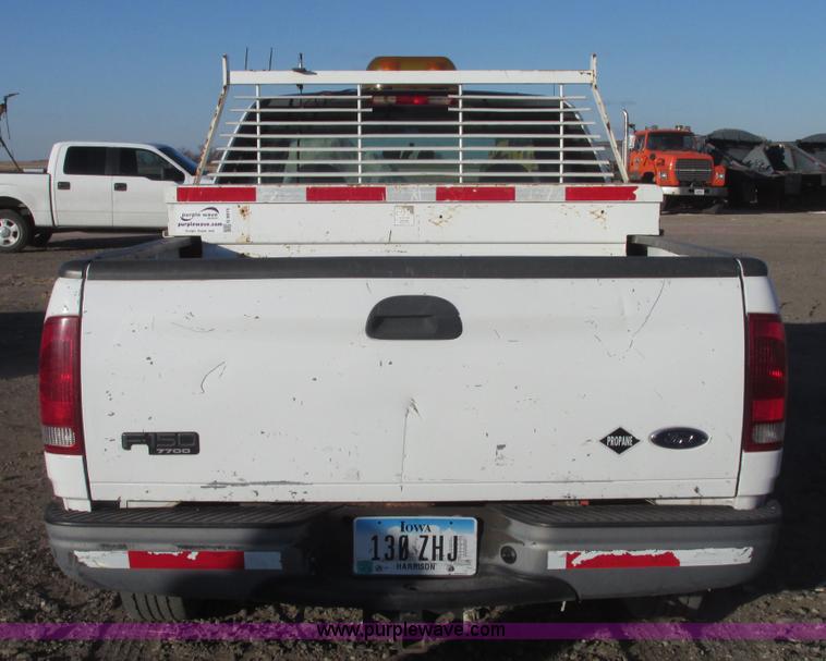 image for item G9875 2001 Ford F150 XL SuperCab pickup truck