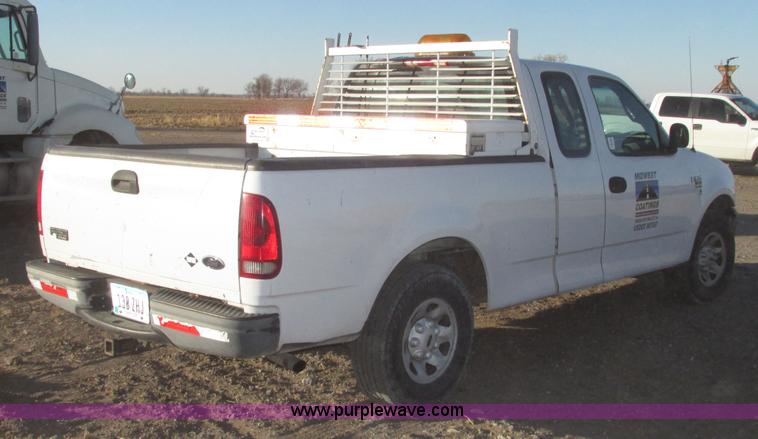 image for item G9875 2001 Ford F150 XL SuperCab pickup truck