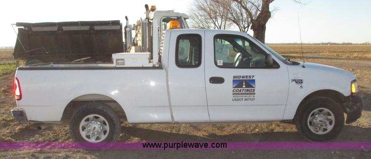 image for item G9875 2001 Ford F150 XL SuperCab pickup truck