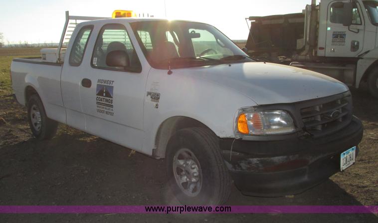 image for item G9875 2001 Ford F150 XL SuperCab pickup truck