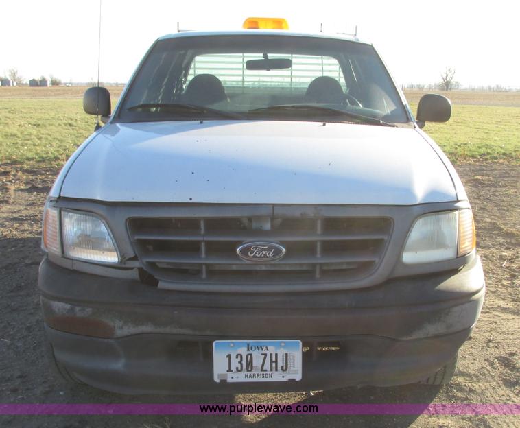 image for item G9875 2001 Ford F150 XL SuperCab pickup truck