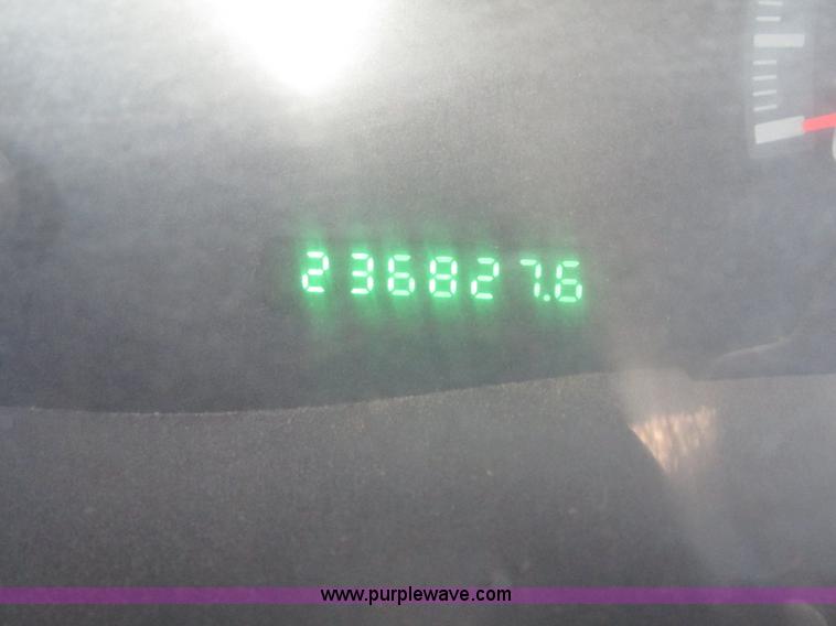 image for item G9875 2001 Ford F150 XL SuperCab pickup truck