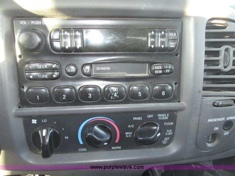 image for item G9875 2001 Ford F150 XL SuperCab pickup truck