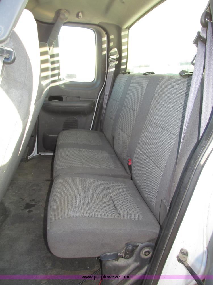 image for item G9875 2001 Ford F150 XL SuperCab pickup truck