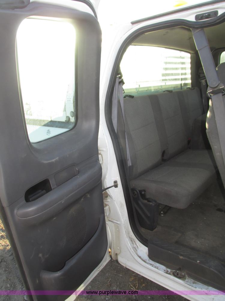 image for item G9875 2001 Ford F150 XL SuperCab pickup truck