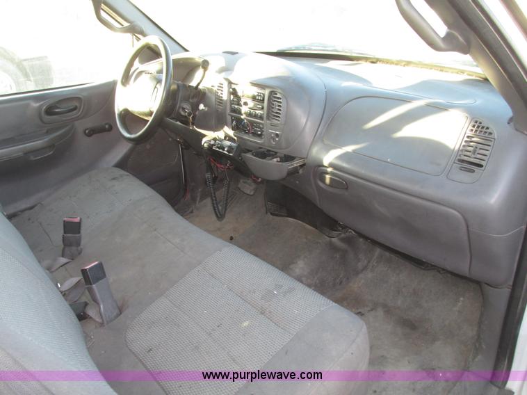 image for item G9875 2001 Ford F150 XL SuperCab pickup truck