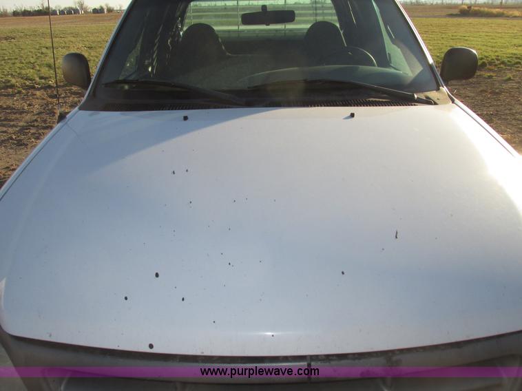 image for item G9875 2001 Ford F150 XL SuperCab pickup truck