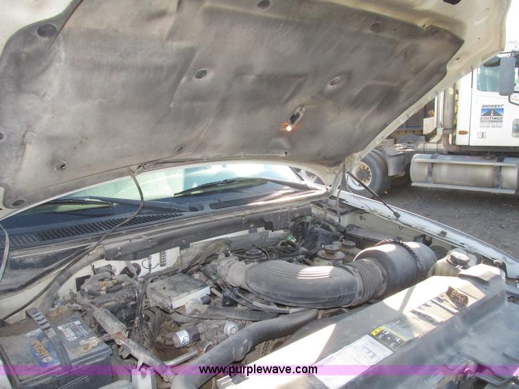 image for item G9875 2001 Ford F150 XL SuperCab pickup truck