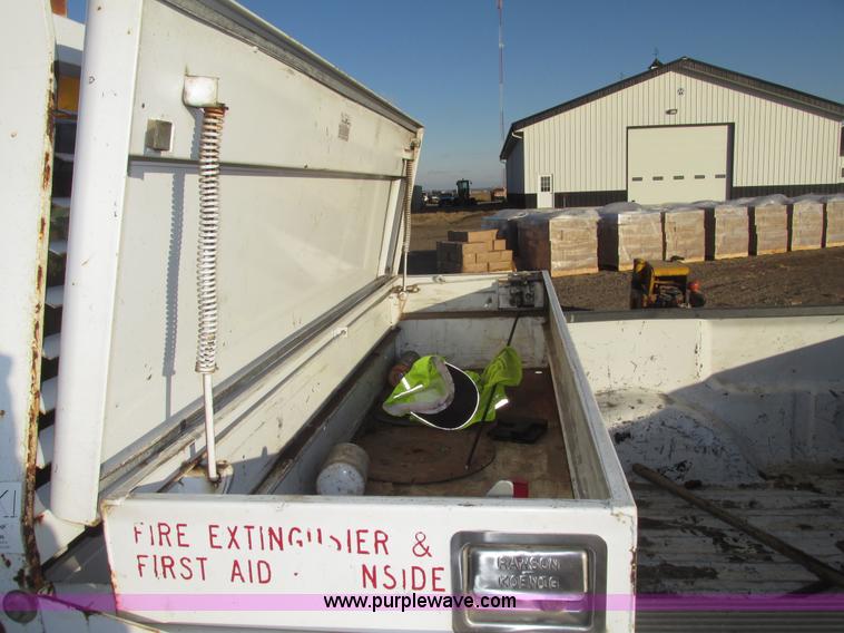 image for item G9875 2001 Ford F150 XL SuperCab pickup truck