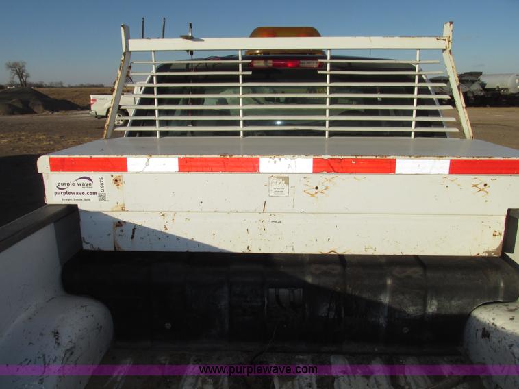 image for item G9875 2001 Ford F150 XL SuperCab pickup truck