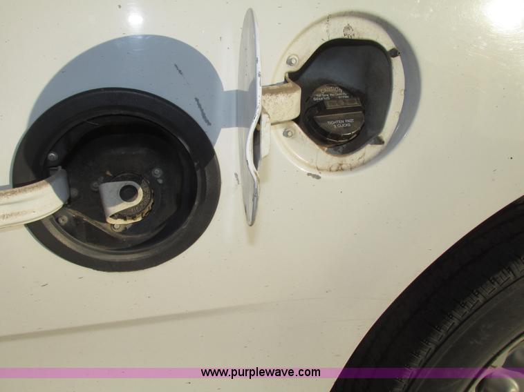 image for item G9875 2001 Ford F150 XL SuperCab pickup truck