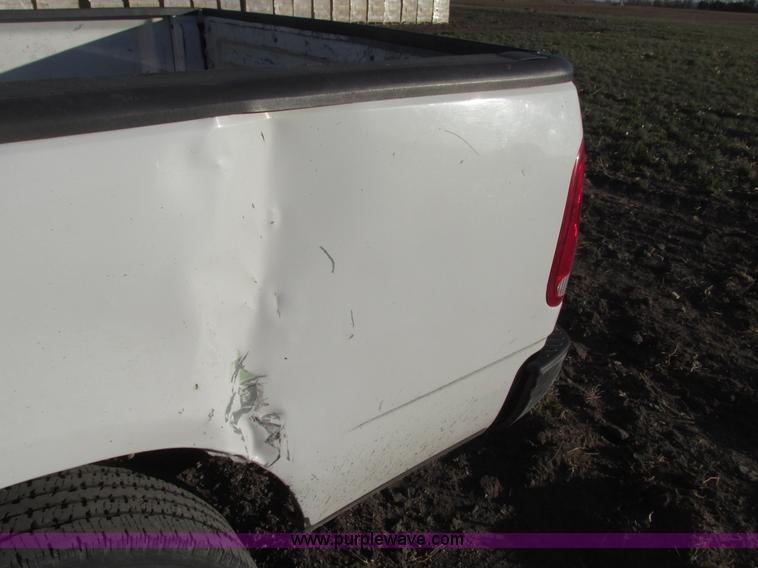 image for item G9875 2001 Ford F150 XL SuperCab pickup truck