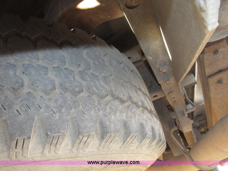 image for item G9875 2001 Ford F150 XL SuperCab pickup truck