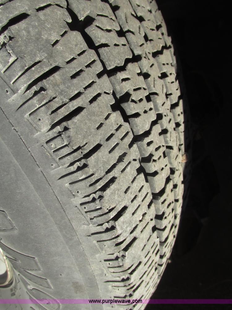 image for item G9875 2001 Ford F150 XL SuperCab pickup truck