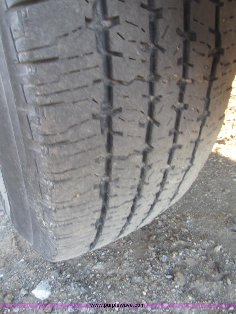 image for item G9875 2001 Ford F150 XL SuperCab pickup truck