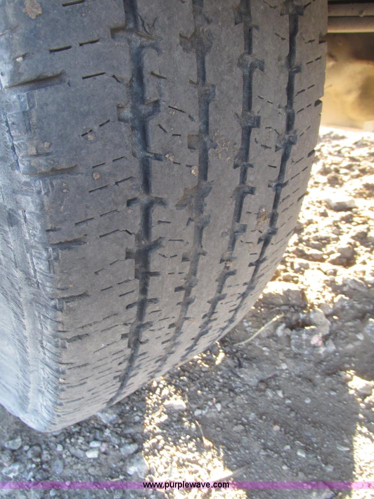 image for item G9875 2001 Ford F150 XL SuperCab pickup truck