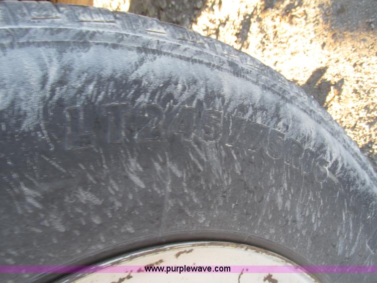 image for item G9875 2001 Ford F150 XL SuperCab pickup truck