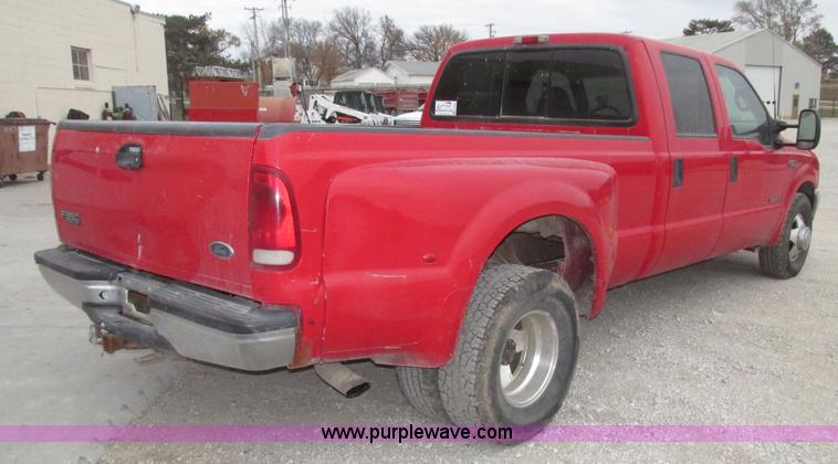 image for item G9887 2001 Ford F350 Super Duty XLT Crew Cab pickup truck