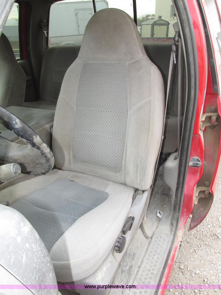 image for item G9887 2001 Ford F350 Super Duty XLT Crew Cab pickup truck