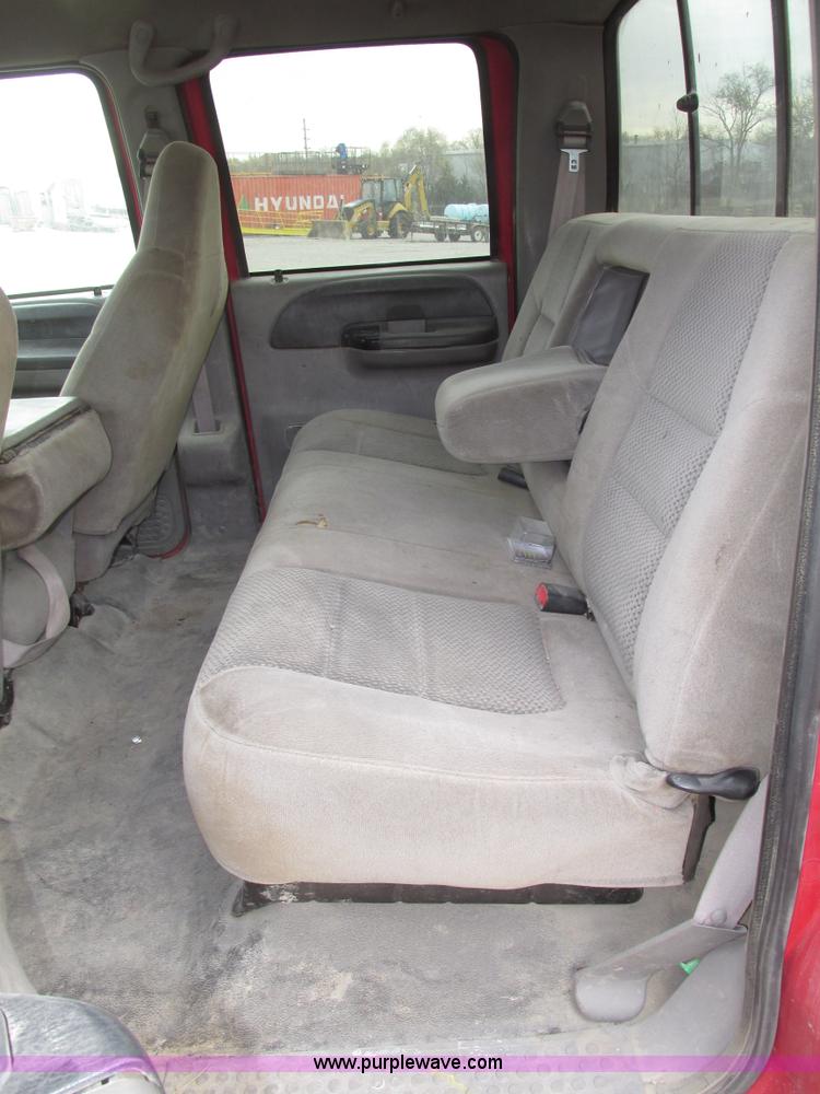 image for item G9887 2001 Ford F350 Super Duty XLT Crew Cab pickup truck