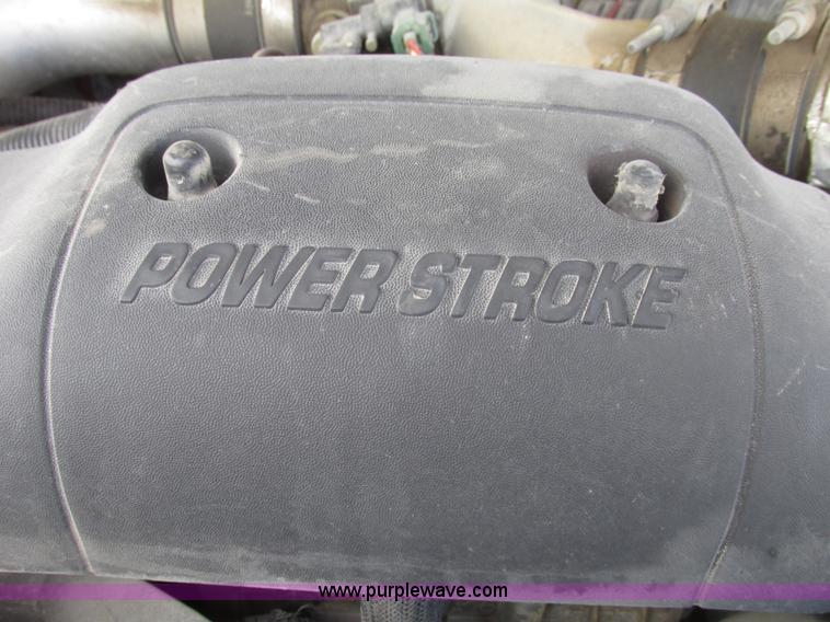 image for item G9887 2001 Ford F350 Super Duty XLT Crew Cab pickup truck