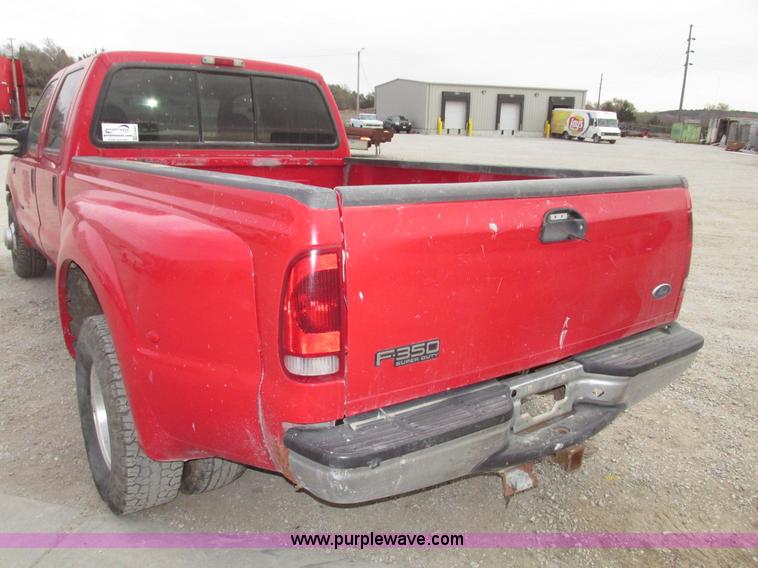 image for item G9887 2001 Ford F350 Super Duty XLT Crew Cab pickup truck