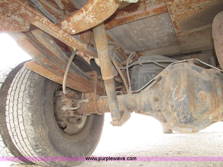 image for item G9887 2001 Ford F350 Super Duty XLT Crew Cab pickup truck